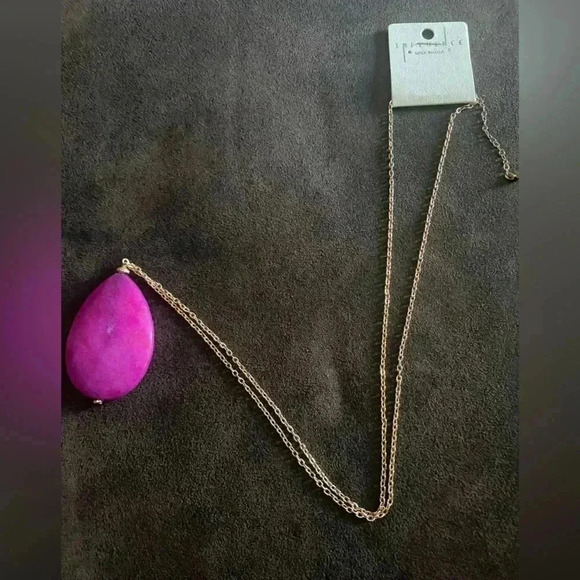 Influence Pink Teardrop Necklace with Gold Chain 18 inch NWT - Picture 3 of 8